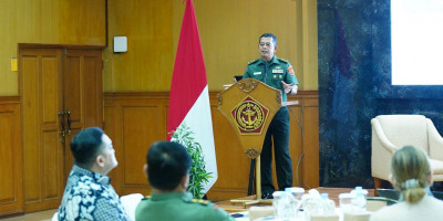 Puspen TNI dan FTII Gelar Dialog Netralitas TNI pada Pemilu 2024