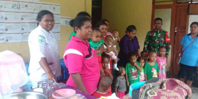 Wujudkan Sehat, Babinsa Rutin Dampingi Kegiatan Posyandu Balita dan Ibu Hamil di Wilayah Binaan