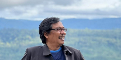dr. Hariman Siregar Sang Pendobrak Penguasa Otoriter  