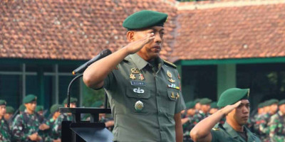 Kasmenarmed 2 Kostrad Pimpin Upacara Gabungan Tiga Satuan