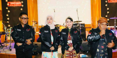 Logo Satu Dekade Diluncurkan oleh Ratna Listy, Nana Mardiana Dan Panglima Langit