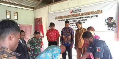 Babinsa Hadiri Pelantikan dan Pengambilan Sumpah Janji PTPS se-Distrik Bondifuar