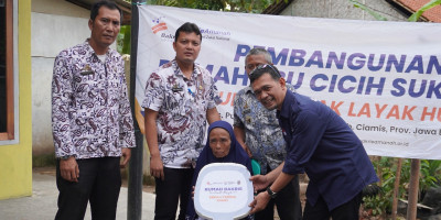 Bakrie Amanah Beri Bantuan Tiga Rumah Layak Huni