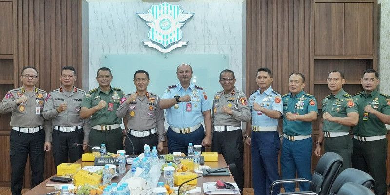 TNI-Polri Sinergi Tindak Aparat Penegak Hukum Pelanggar Lalu Lintas