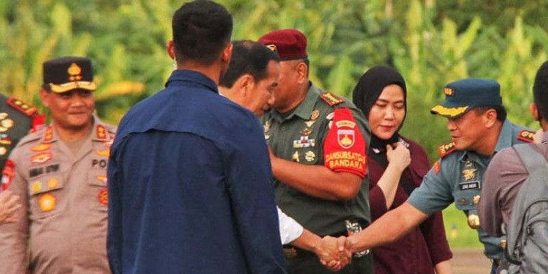 Danlanal Semarang Turut Sambut Kedatangan Presiden di Kota Semarang