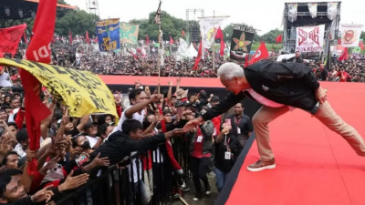 Hadiri Hajatan Rakyat Cirebon, Ganjar Tegaskan Haram Hukumnya Salahgunakan Kekuasaan