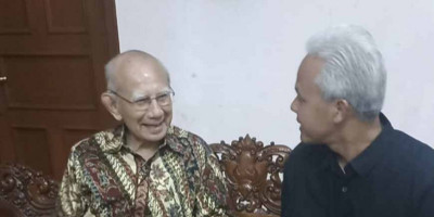 Pesan Prof. Emil Salim Kepada Ganjar, Ini Kapal Titanic Sudah Nabrak Es Kok Masih Nyanyi-Nyanyi