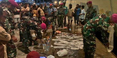 Satgas PAM Pelni Yonmarhanlan IX Ambon Gagalkan Pengiriman Miras