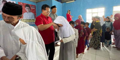 Gelar Kegiatan Sosial Kemanusiaan, Prof. Rokhmin Dahuri Beri Motivasi Anak Yatim Piatu