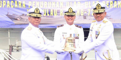 Penyerahan Lonceng Kapal, Tandai Purna Tugas Unsur TNI AL KRI Pulau Romang-723 
