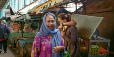 Kartolo Numpak Terang Bulan: Komedi Jawa Timur Menghibur dengan Sentuhan Surabayan