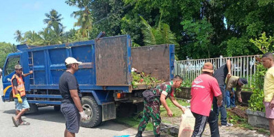 Babinsa Ikut Berpartisipasi Grebek Sampah Bersama Paguyuban Flobamora