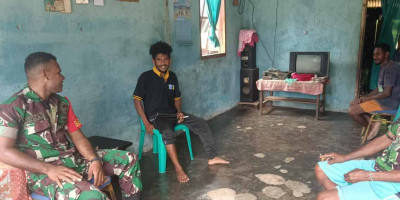 Tingkatkan Kerja Sama yang Baik, Babinsa Komsos Bersama Masyarakat