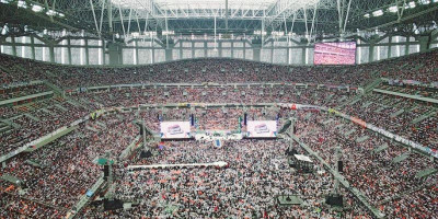 Ratusan Ribu Pendukung AMIN Tumpah-ruah di Dalam dan Luar Stadion JIS