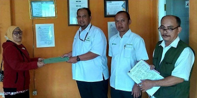 Perhutani Bandung Utara Serahkan Santunan Kematian kepada Ahli Waris Mandor Sadap