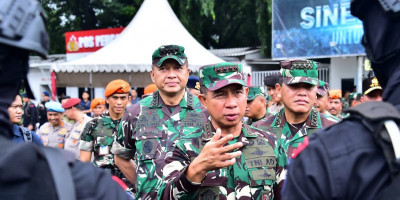 Panglima TNI dan Kapolri Cek Kesiapan Pasukan Pengamanan Pemilu 2024 di Silang Monas