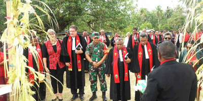 Penuh Hikmat, Dandim 1708/BN Hadiri Perayaan HUT Ke-100 Pekabaran Injil di Korem Pantai