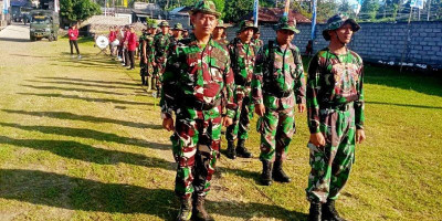 Panas Terik Menyengat Kulit Peserta Gladi Bersih Tetap Semangat