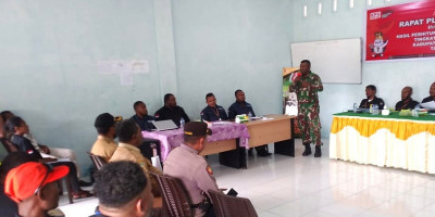 Danposramil Biak Timur Hadiri Rapat Pleno Rakapitulasi Suara Pemilu 2024 Distrik Oridek