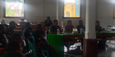 Danramil 1708-04/Supiori Selatan Hadiri Rapat Pleno Terbuka Rekapitulasi Hasil Pemilu 2024 Tingkat Distrik