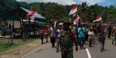 Jaga Kelestarian Adat Istiadat, Babinsa Hadiri Acara Antar Mas Kawin di Wilayah Binaan