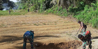 Koramil 1708-01/BK Lakukan Pembersihan Lahan Program Ketahanan Pangan