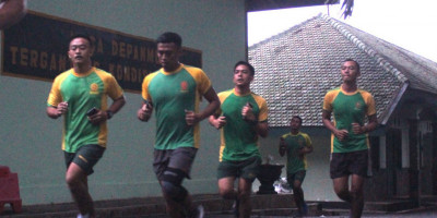 Prajurit Menarmed 2 Kostrad Lari Pagi Pakai Aplikasi NRC