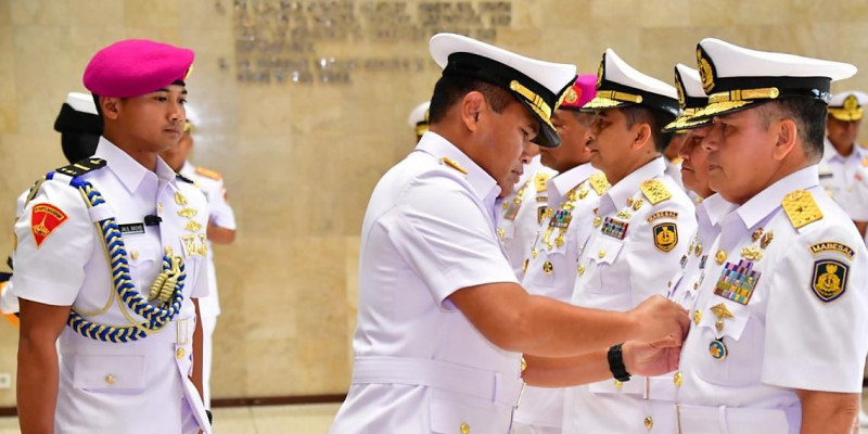 Kasal Pimpin Serah Terima Empat Jabatan Strategis Di Lingkungan TNI AL