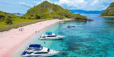 Sekali Mendayung Dua-Tiga Pulau Cantik Disinggahi