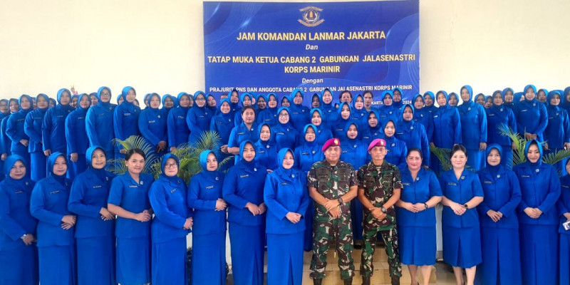 Danlanmar Jakarta didampingi Ketua Cabang 2 Gabungan Jalasenastri Laksanakan Jam Komandan