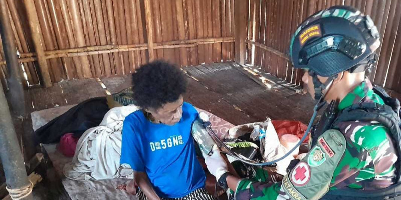 Tanggap Malaria, Bentuk Responsif Satgas Yonif 310/KK Obati Mama Di Pedalaman Papua