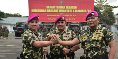 Dankormar Pimpin Sertijab Danbrigif 4 Marinir/BS