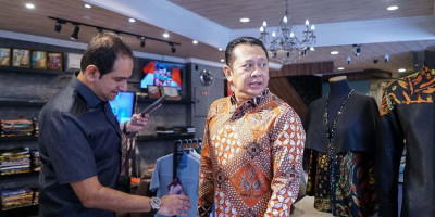 The Diplomat Tailor and Batik Gallery, Memiliki Keunggulan Super Fast Service
