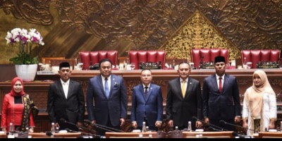 Wakil Ketua DPR RI Lantik Empat Anggota DPR PAW periode 2024
