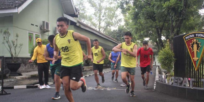 Jelang Uji Kesegaran Jasmani, Prajurit Menarmed 2 Kostrad Pembinaan Fisik