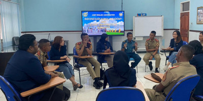 Asah Kemampuan: Taruna AAL dan Mahasiswa UNESA Laksanakan Joint English Conversation (JEC)