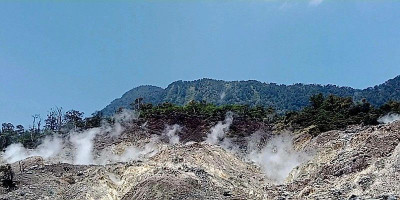 Kawah Ratu, Perjalanan Menuju Keindahan