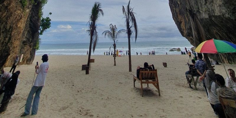 Pantai Goa Langir Penuh Pesona