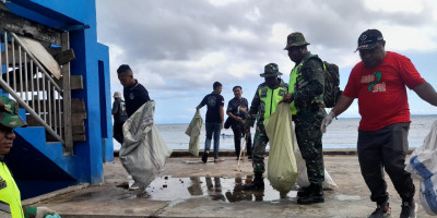 Grebek Sampah Pasar Bosnik, Posramil Biak Timur bersama Komunitas Motor Biak dan Komunitas Suzuki Biak