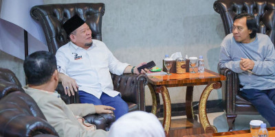 Ketua DPD RI Buka Bersama Senator Terpilih, Komeng Tanya Beda Sistem Indonesia dan Amerika