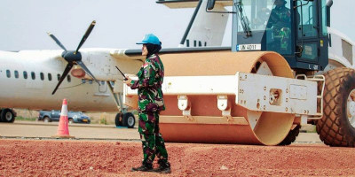 Satgas Kizi TNI Konga XXXVII-J, Perlebar Bandara UN