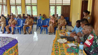 Babinsa Hadiri Musrenbangda Tingkat Distrik Supiori Selatan Tahun Anggaran 2024