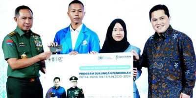 Menteri BUMN Erick Thohir Serahkan Bantuan Beasiswa ke Putra-putri Prajurit TNI yang Berprestasi