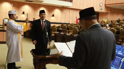 DPD Lantik Gede Ngurah Ambara Putra Gantikan Arya Wedakarna