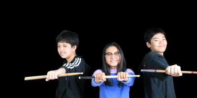 Ratna Listy,  Veline Ratu Ayu, Madeena, Trio Ganteng-Ganteng Cantik Siap Buka Bareng Anak Yatim-piatu