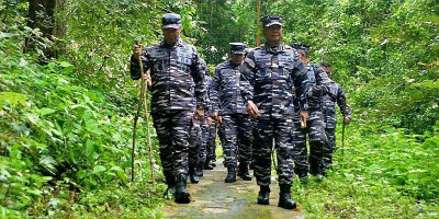 Pangkoarmada RI Kunjungi Pos TNI AL Pulau Sangiang