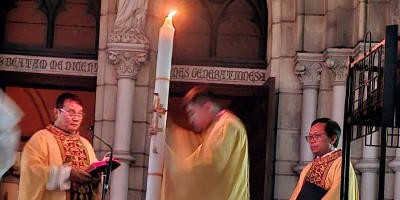 Malam Paskah di Katedral Jakarta Berlangsung Meriah