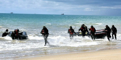 Satgas Trisila 2024 Gunakan Raid Amfibhi 'Kuasai' Pantai Dabo Singkep