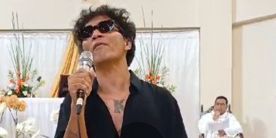 Kaka 'Slank' Berduka, Nyanyikan Lagu I Am Sailing di Gereja Santo Agustinus Halim