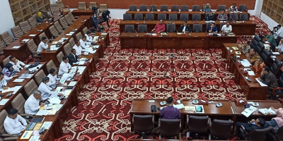Raker dengan Bahlil, Harris Turino Desak Dibentuk Panja Investasi Buntut Kisruh Aktivitas Pertambangan